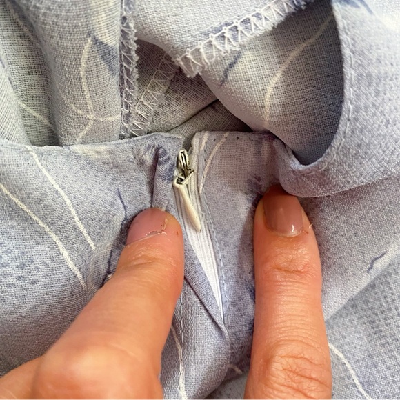 🐚 ELEGANT BLUE COCKTAIL DRESS! - Picture 5 of 9